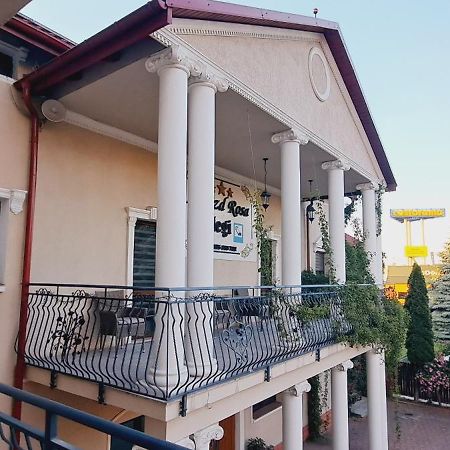 Hotel Rezydencja Rosa Przemysl Luaran gambar