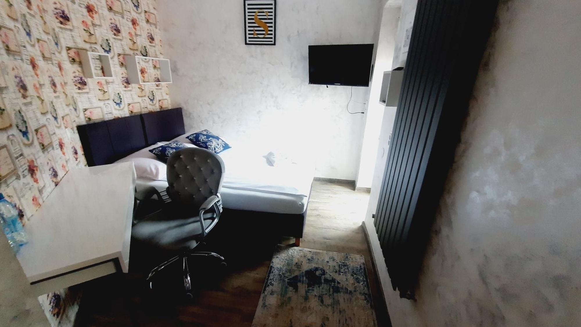 Hotel Rezydencja Rosa Przemysl Luaran gambar