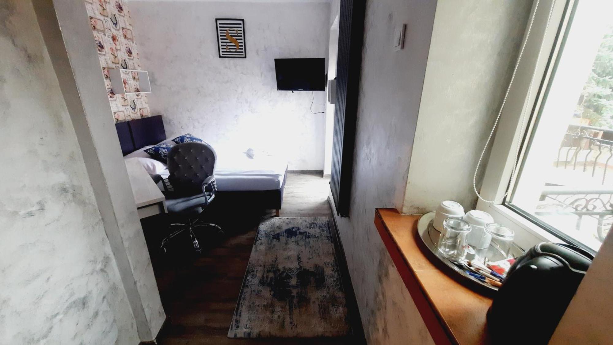 Hotel Rezydencja Rosa Przemysl Luaran gambar