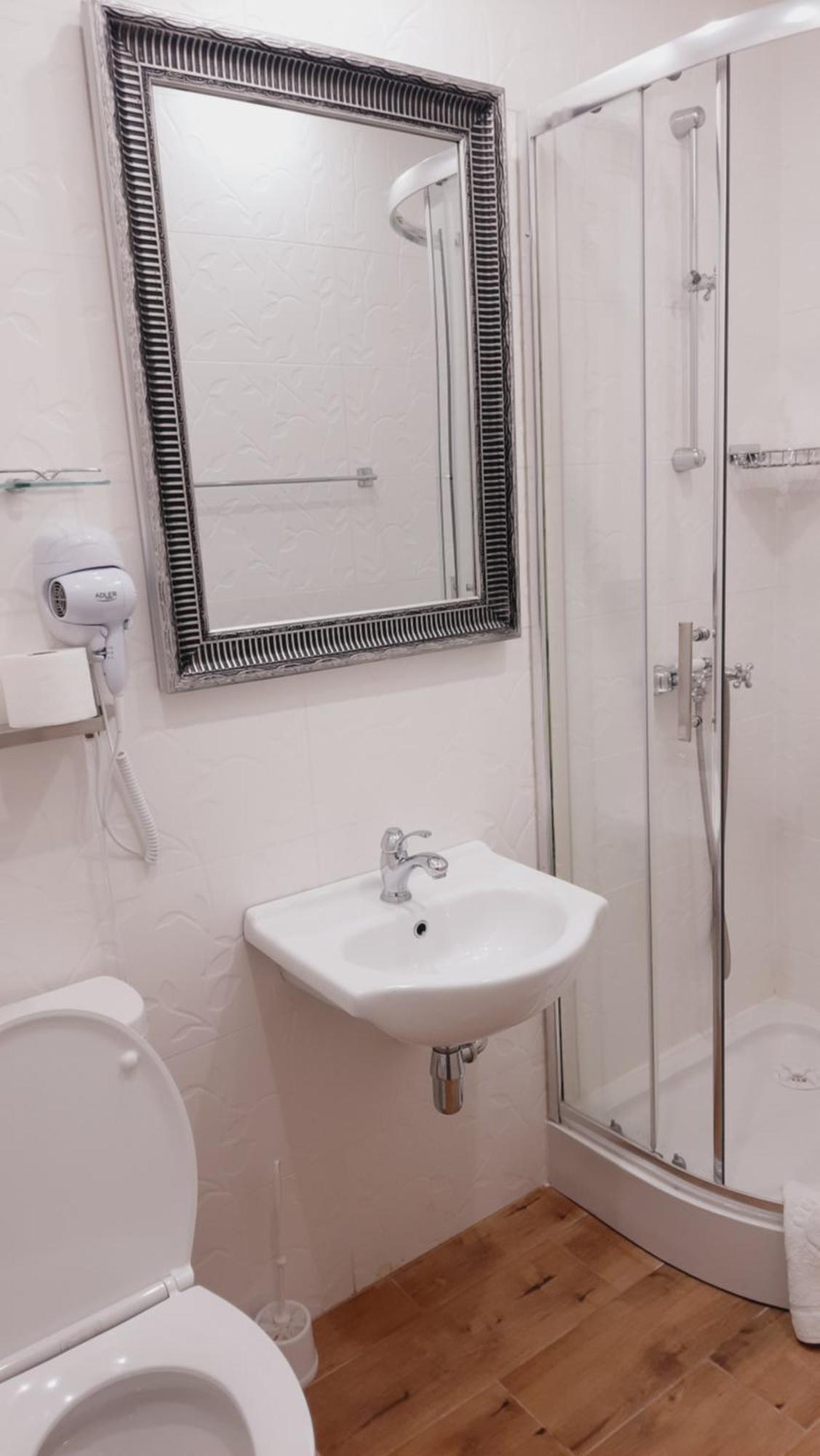 Hotel Rezydencja Rosa Przemysl Luaran gambar