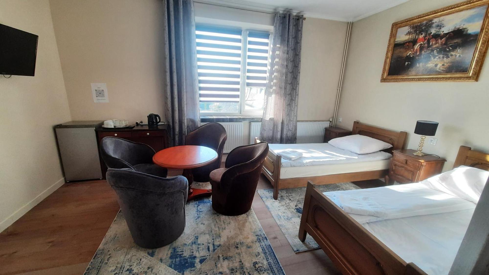 Hotel Rezydencja Rosa Przemysl Luaran gambar