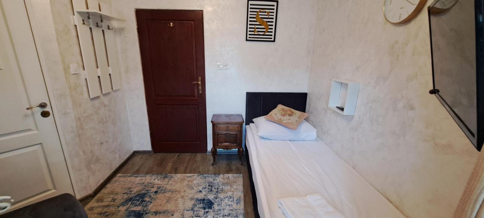 Hotel Rezydencja Rosa Przemysl Luaran gambar