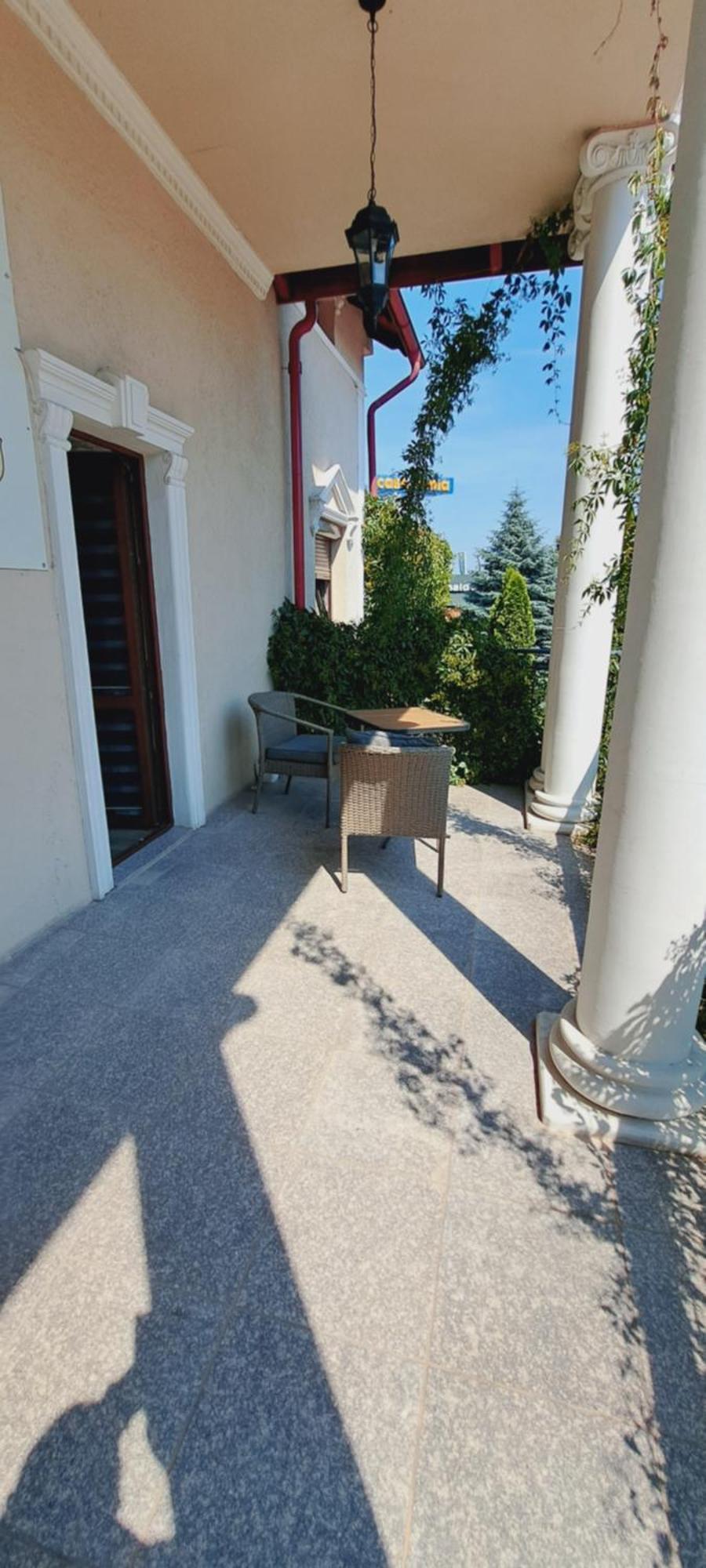 Hotel Rezydencja Rosa Przemysl Luaran gambar