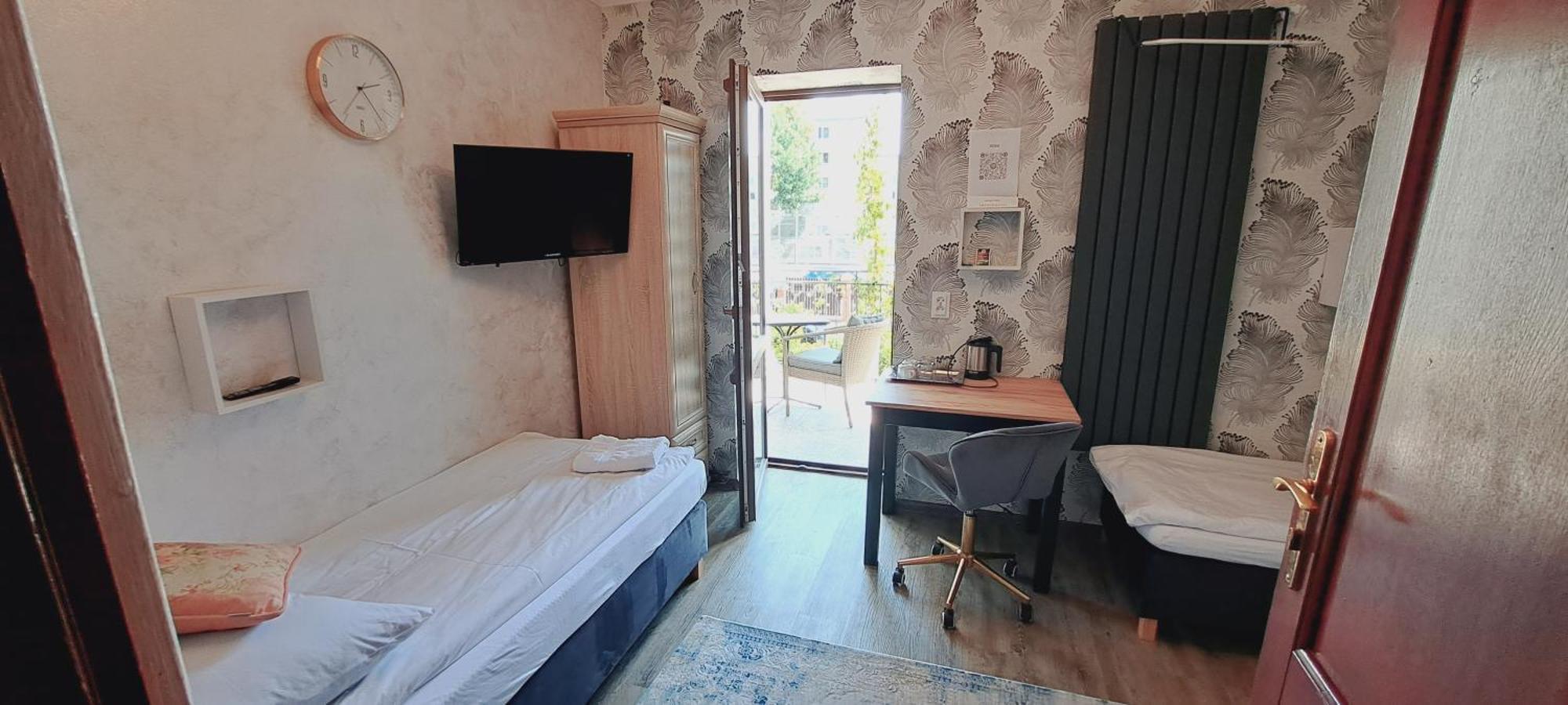 Hotel Rezydencja Rosa Przemysl Luaran gambar