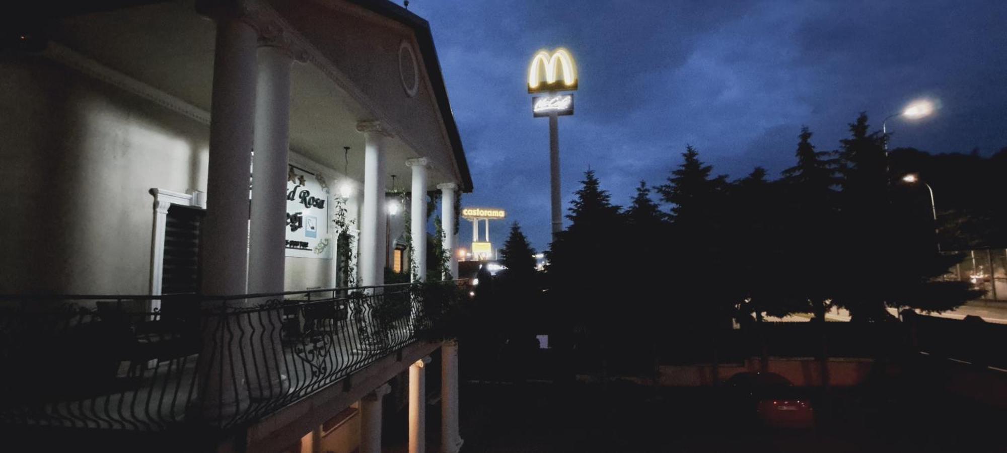 Hotel Rezydencja Rosa Przemysl Luaran gambar