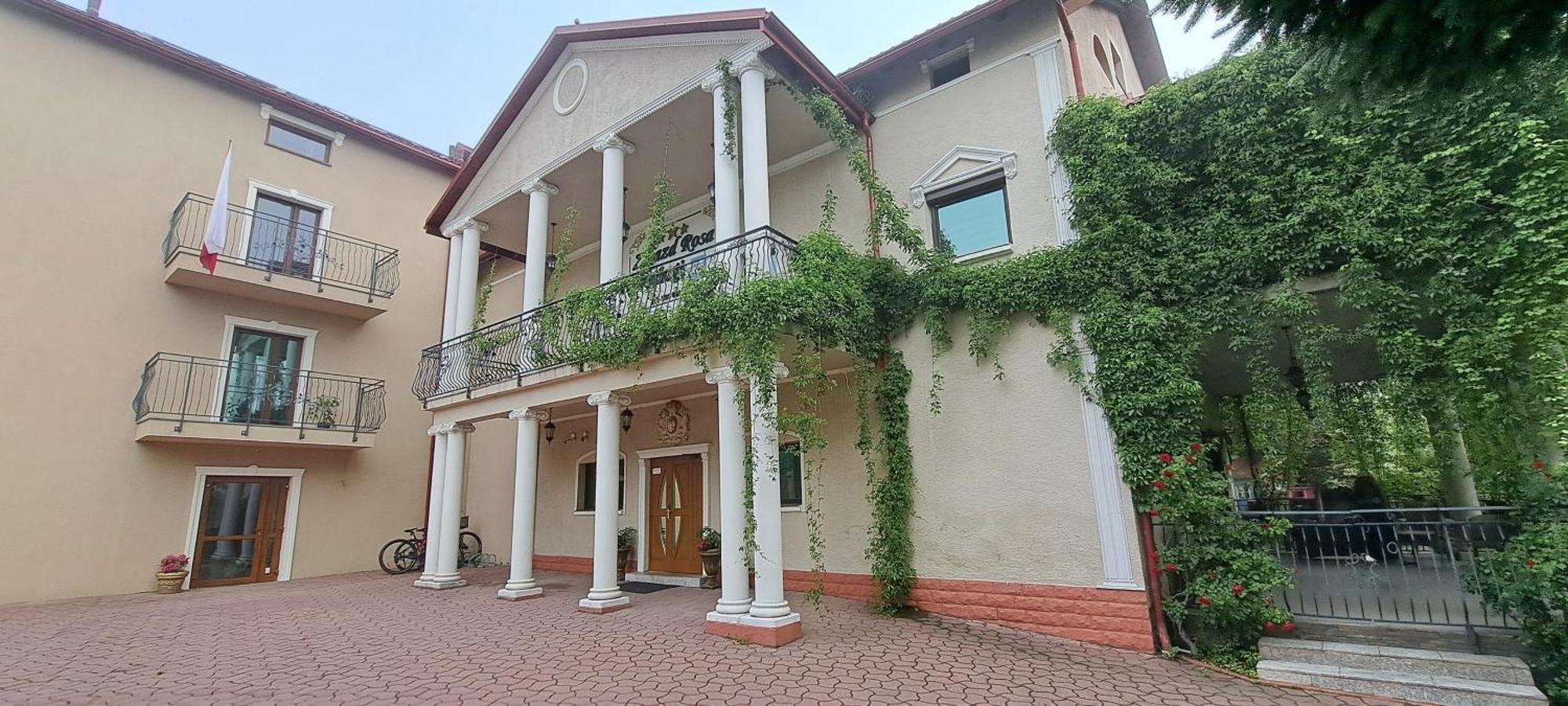 Hotel Rezydencja Rosa Przemysl Luaran gambar